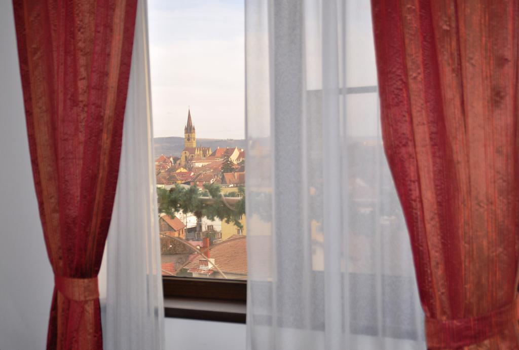 Hotel Roberts Sibiu Exterior photo